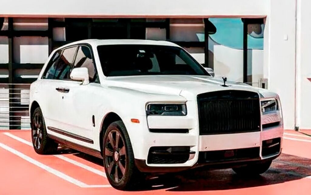 image via https://pugachev.la/rolls-royce-rental/